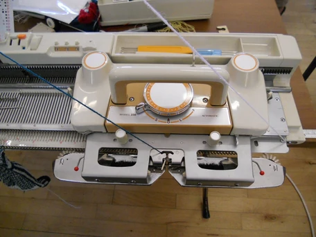 Studio SK326 | Knitting Machine